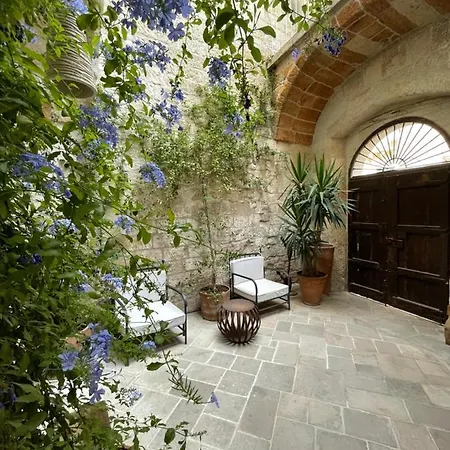 Lu Leccio Aparthotel 2*